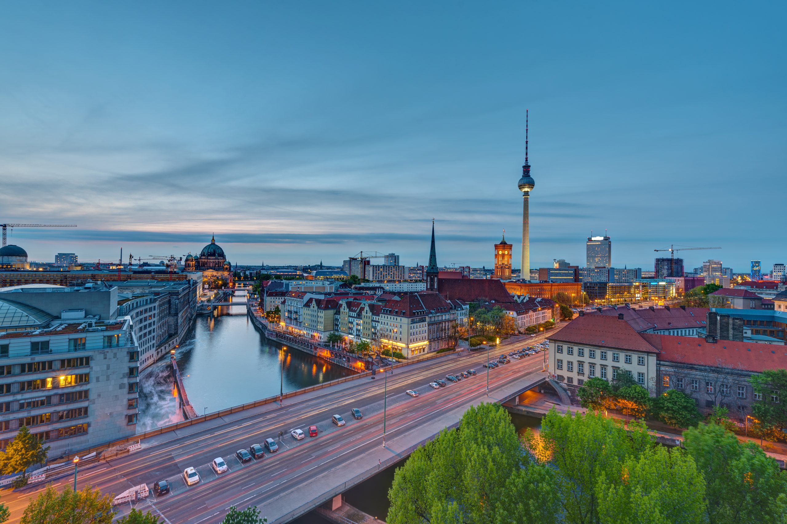 the-center-of-berlin-at-dusk-PTGLCZH