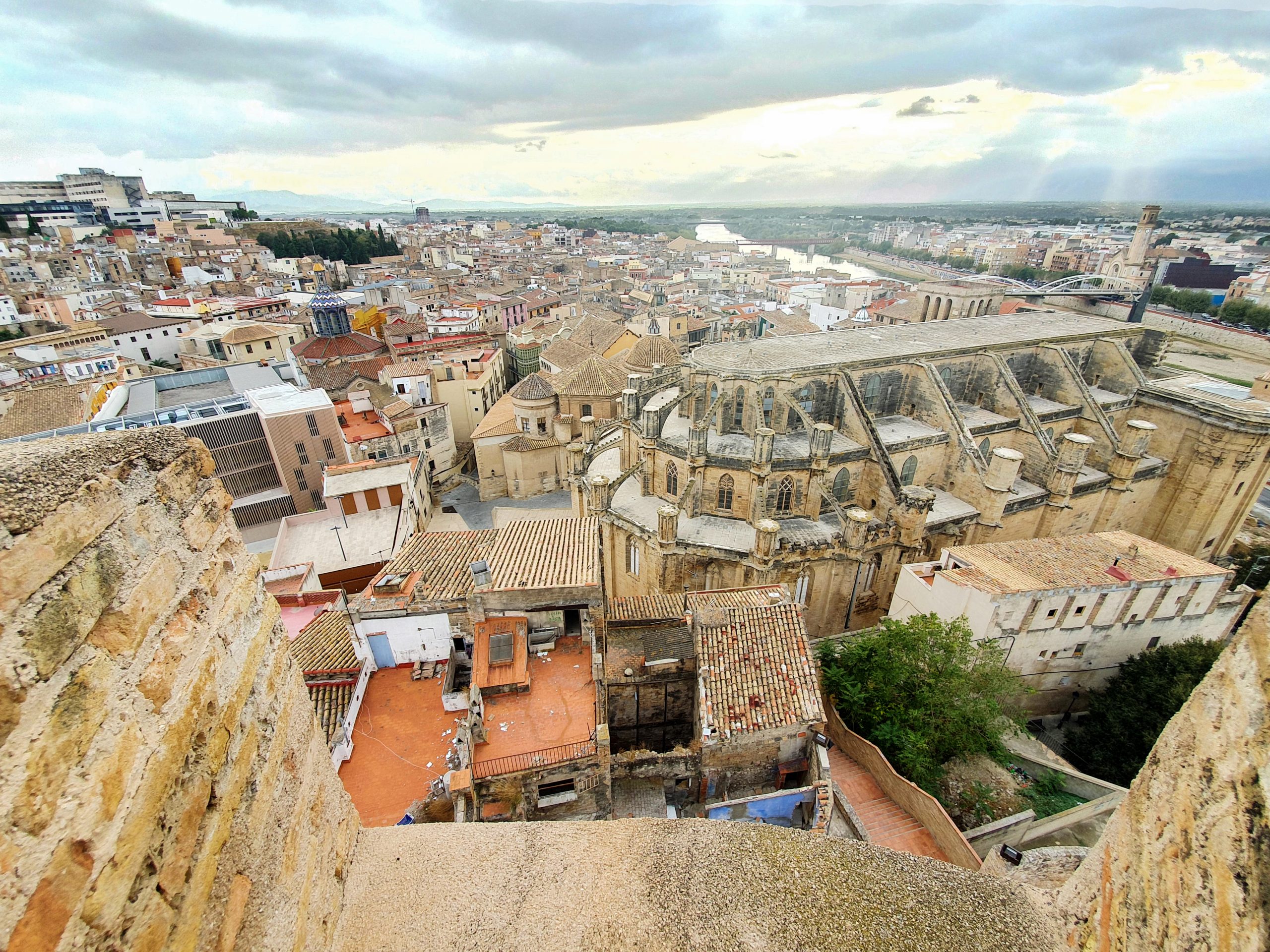 tortosa-historic-town-from-above-YG3RFHE